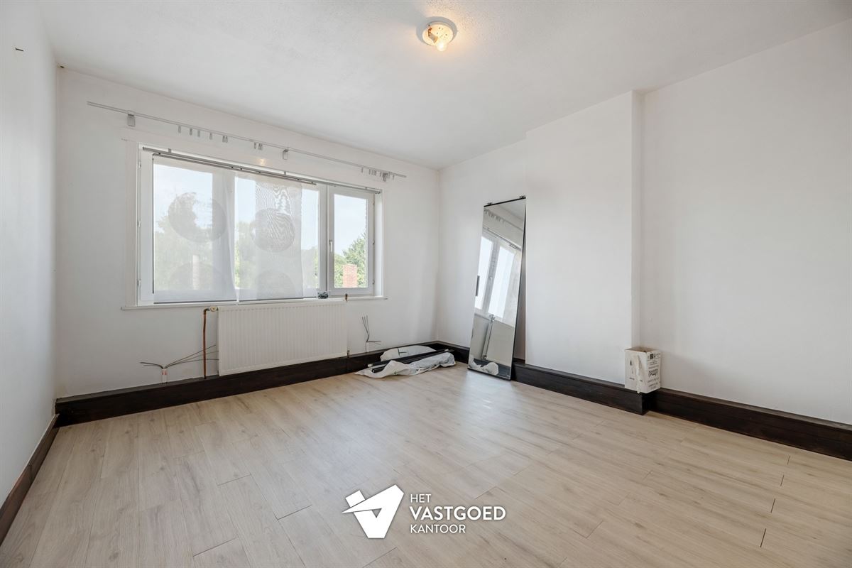 WONING MET POTENTIEEL EN CA 90M2 BIJGEBOUWEN OP MOOIE LIGGING