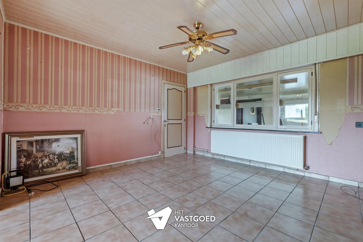 WONING MET POTENTIEEL EN CA 90M2 BIJGEBOUWEN OP MOOIE LIGGING