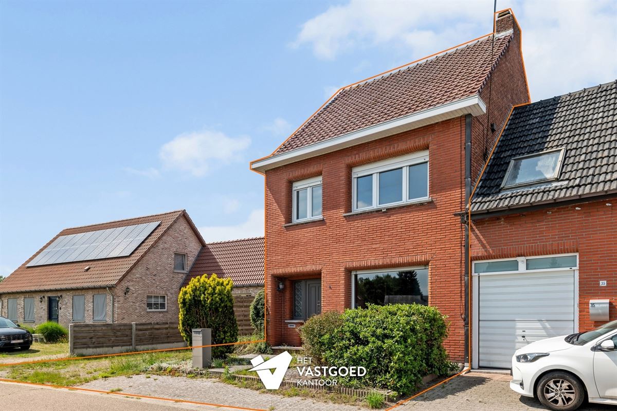 WONING MET POTENTIEEL EN CA 90M2 BIJGEBOUWEN OP MOOIE LIGGING