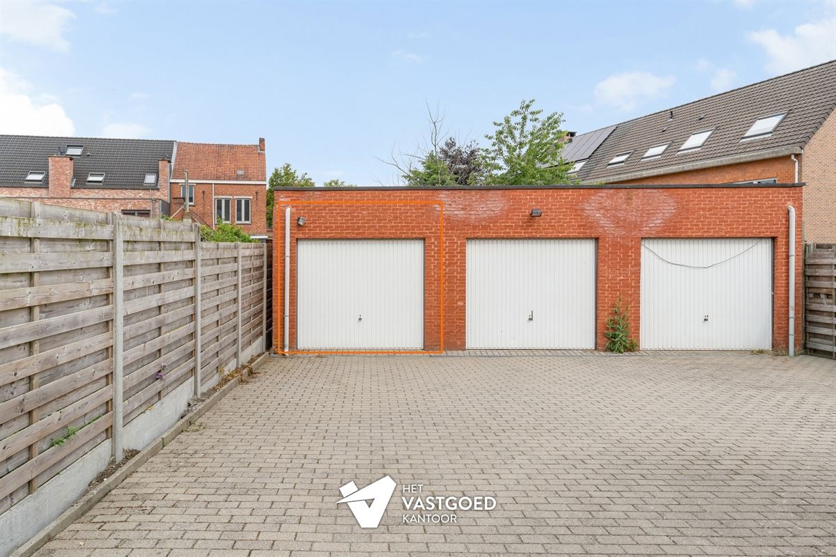 GELIJKVLOERS APPARTEMENT IN CENTRUM INCLUSIEF GARAGE