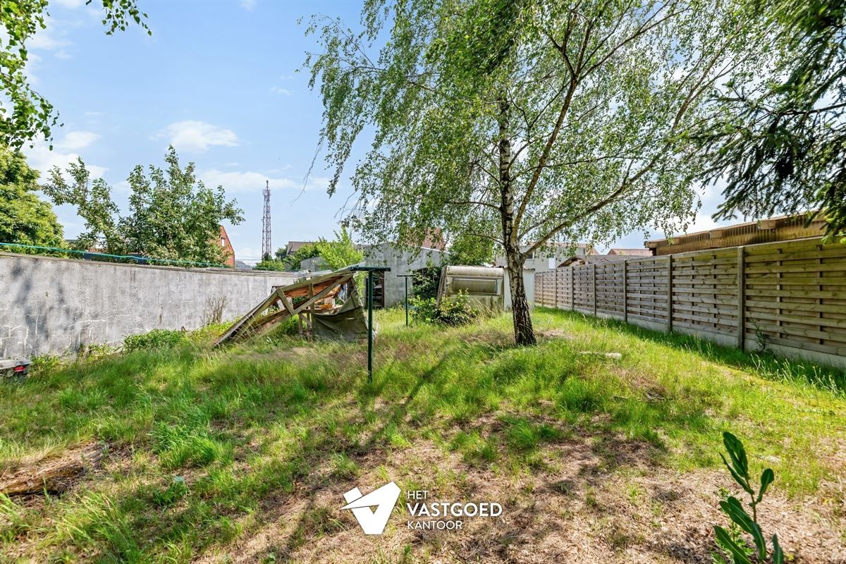 WONING MET POTENTIEEL EN CA 90M2 BIJGEBOUWEN OP MOOIE LIGGING