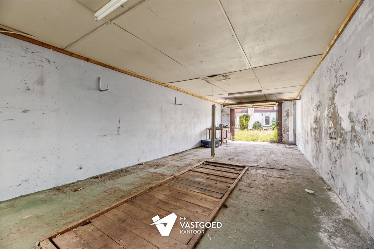WONING MET POTENTIEEL EN CA 90M2 BIJGEBOUWEN OP MOOIE LIGGING