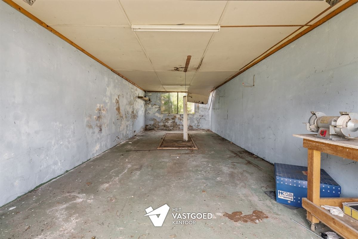 WONING MET POTENTIEEL EN CA 90M2 BIJGEBOUWEN OP MOOIE LIGGING