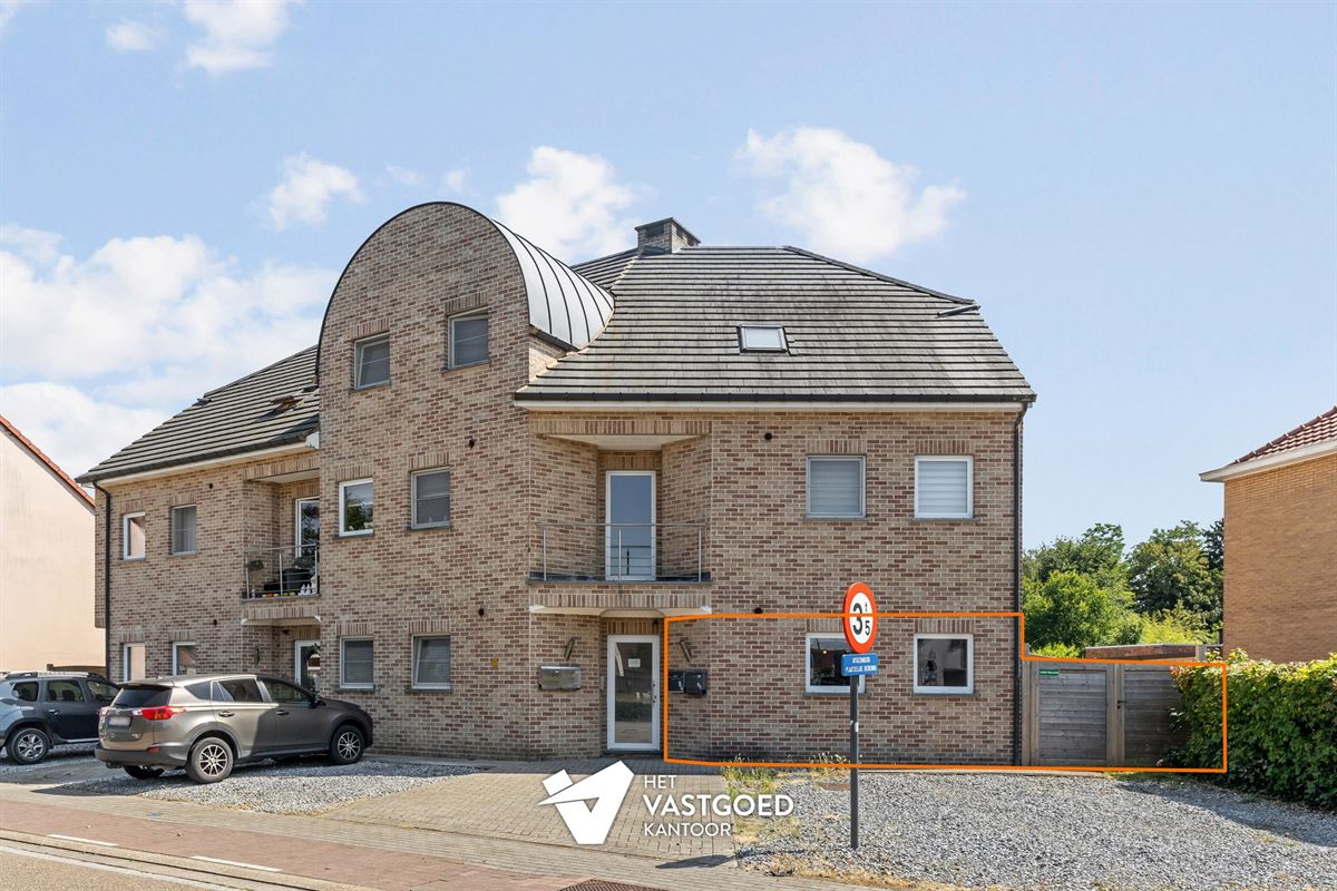 MOOI AFGEWERKT 2 SLAAPKAMER APPARTEMENT MET PRIVATIEVE TUIN EN AUTOSTAANPLAATS TE BEVERLO