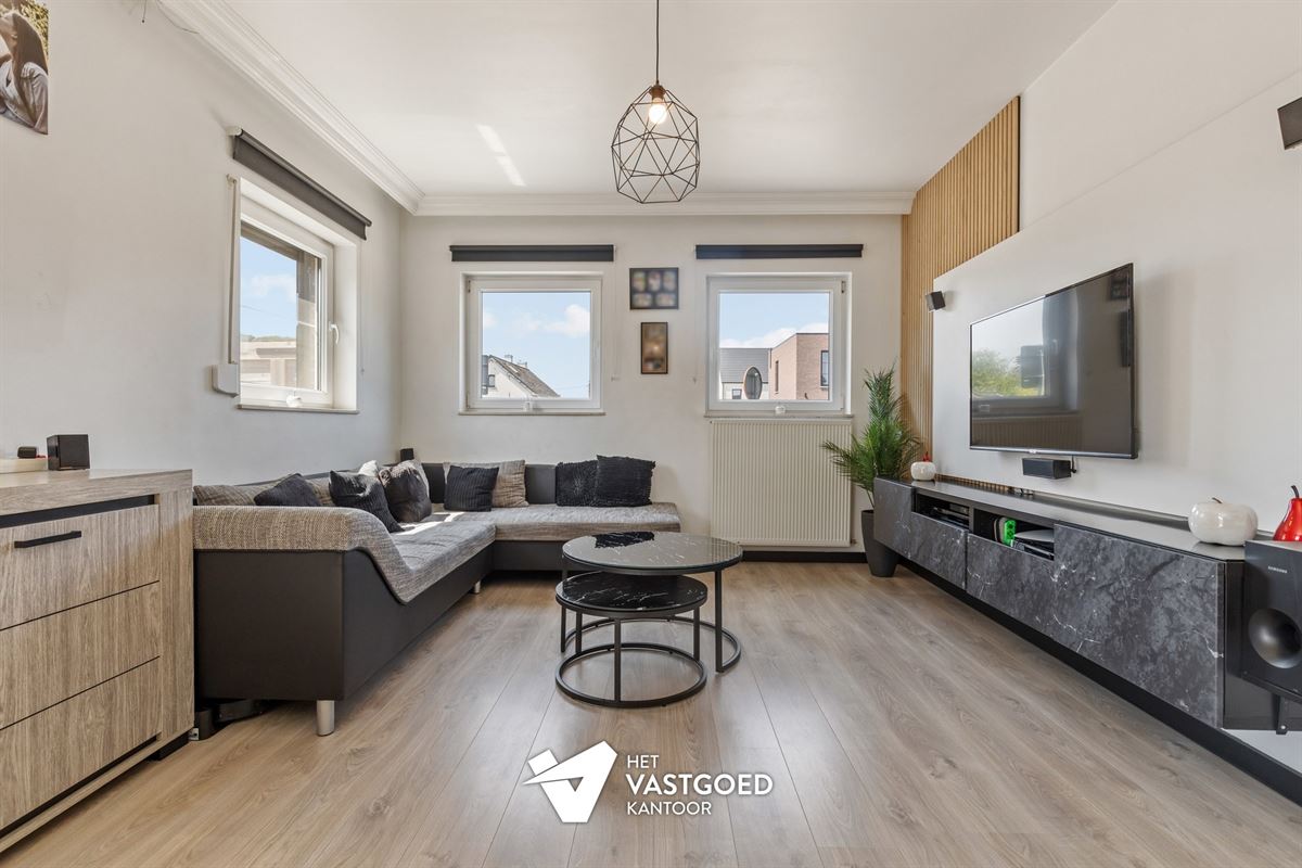 MOOI AFGEWERKT 2 SLAAPKAMER APPARTEMENT MET PRIVATIEVE TUIN EN AUTOSTAANPLAATS TE BEVERLO