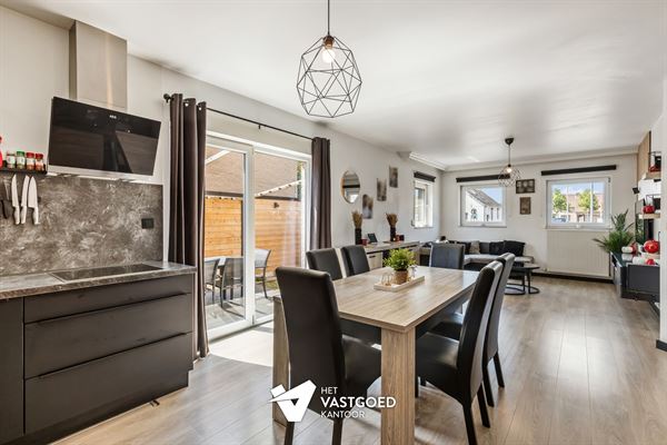 MOOI AFGEWERKT 2 SLAAPKAMER APPARTEMENT MET PRIVATIEVE TUIN EN AUTOSTAANPLAATS TE BEVERLO