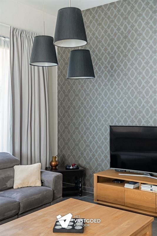 PRACHTIG GELEGEN GELIJKVLOERS APPARTEMENT (80M²) MET 1 SLAAPKAMER EN ZEER RUIM TERRAS AAN DE KEMPISCHE KAAI TE HASSELT