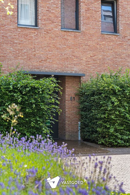PRACHTIG GELEGEN GELIJKVLOERS APPARTEMENT (80M²) MET 1 SLAAPKAMER EN ZEER RUIM TERRAS AAN DE KEMPISCHE KAAI TE HASSELT