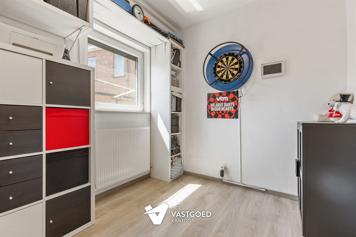 MOOI AFGEWERKT 2 SLAAPKAMER APPARTEMENT MET PRIVATIEVE TUIN EN AUTOSTAANPLAATS TE BEVERLO