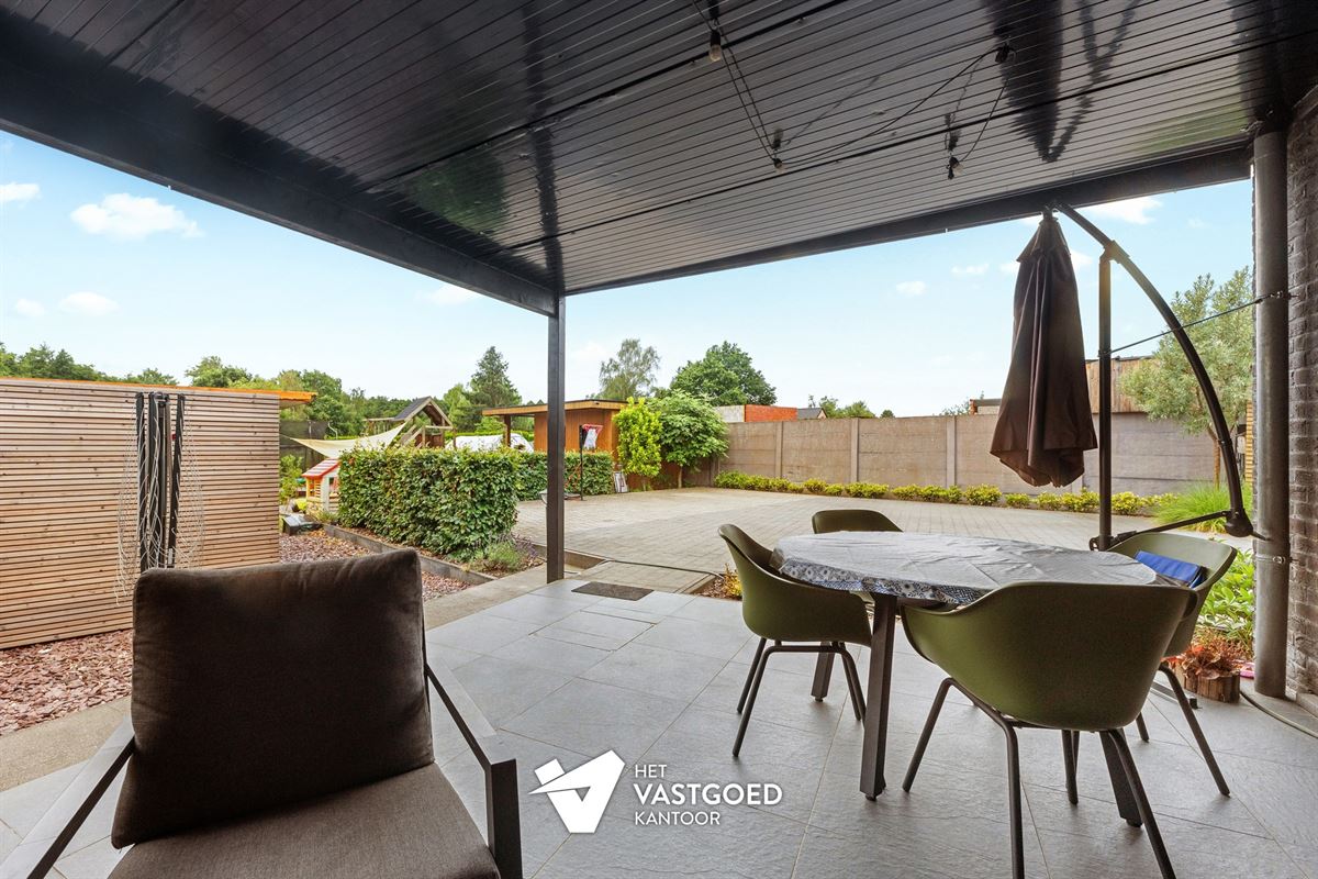 PERFECT ONDERHOUDEN EN ENERGIEZUINIG GELIJKVLOERS APPARTEMENT (165M²) EN TUIN TE BERINGEN