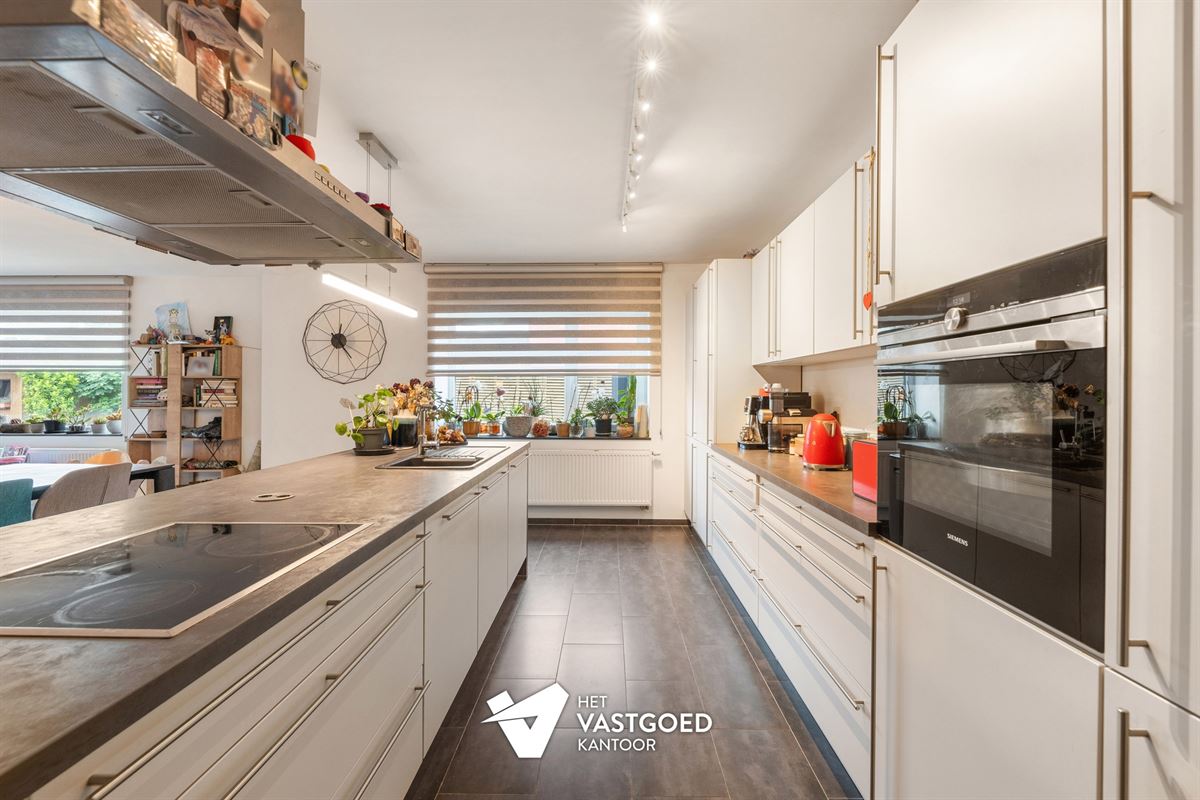 PERFECT ONDERHOUDEN EN ENERGIEZUINIG GELIJKVLOERS APPARTEMENT (165M²) EN TUIN TE BERINGEN