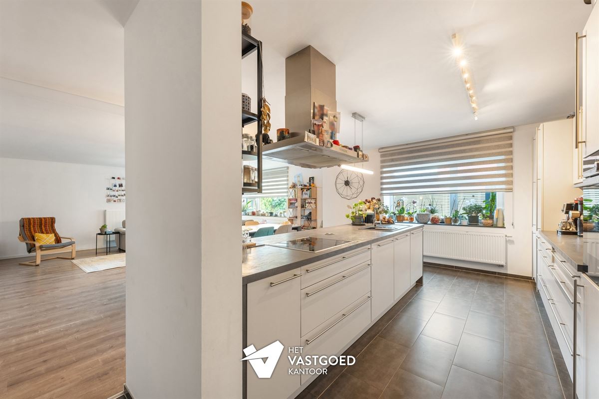 PERFECT ONDERHOUDEN EN ENERGIEZUINIG GELIJKVLOERS APPARTEMENT (165M²) EN TUIN TE BERINGEN