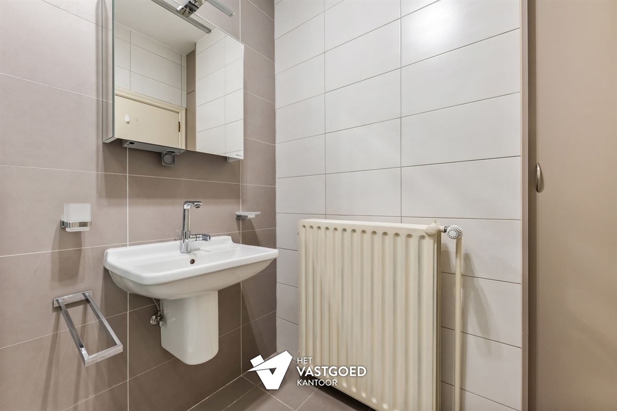 INSTAPKLARE GELIJKVLOERSE WONING OP RUSTIGE LIGGING