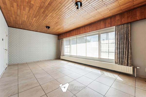 INSTAPKLARE GELIJKVLOERSE WONING OP RUSTIGE LIGGING