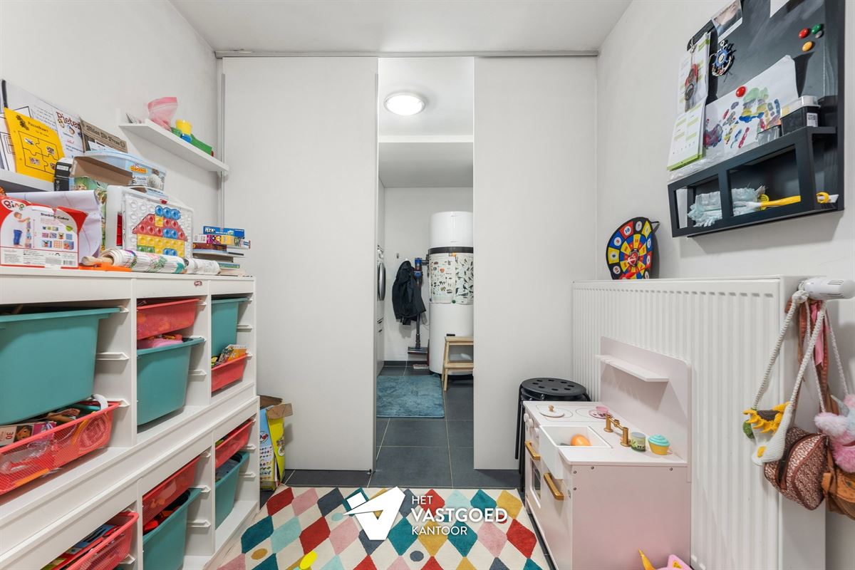 PERFECT ONDERHOUDEN EN ENERGIEZUINIG GELIJKVLOERS APPARTEMENT (165M²) EN TUIN TE BERINGEN