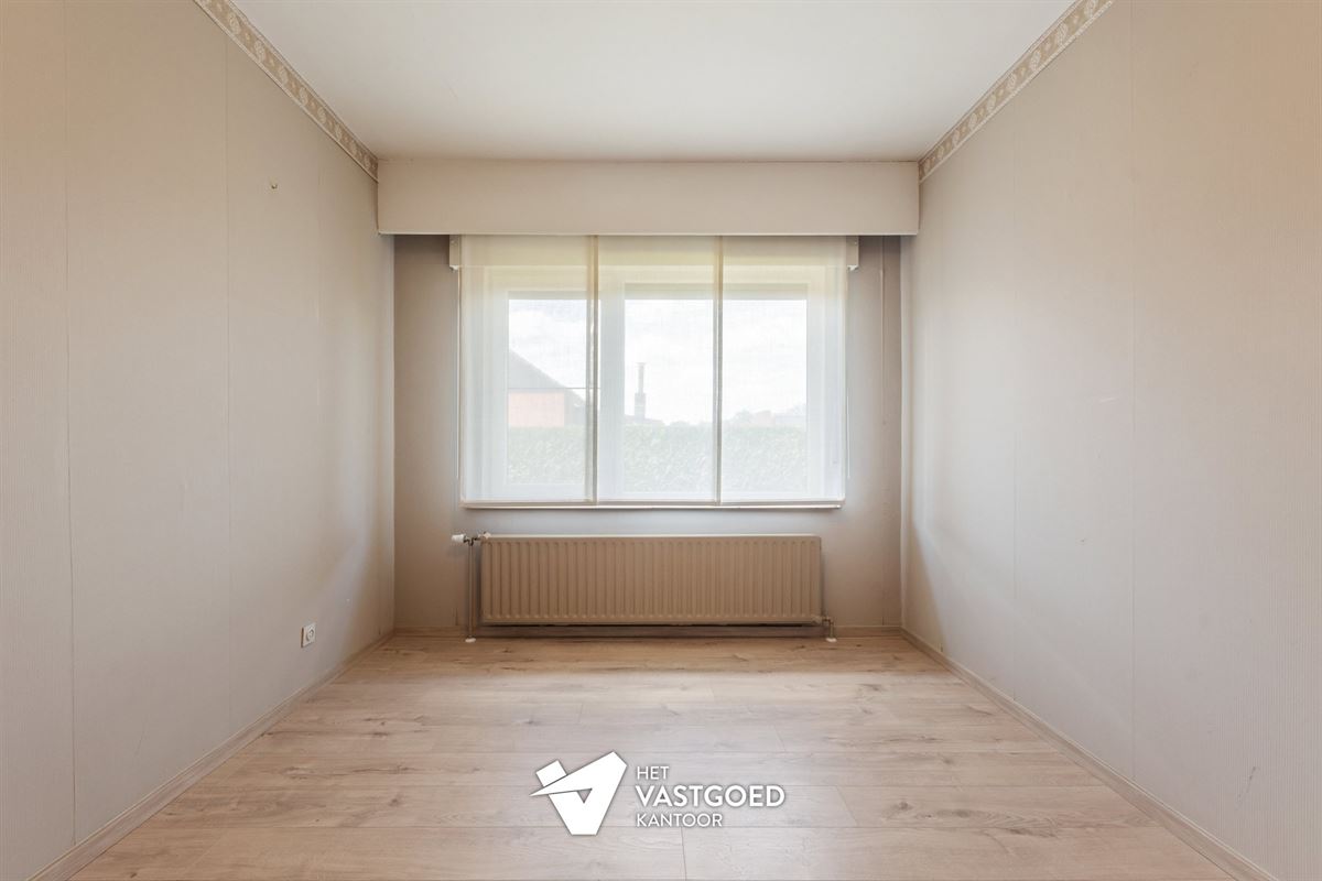 INSTAPKLARE GELIJKVLOERSE WONING OP RUSTIGE LIGGING