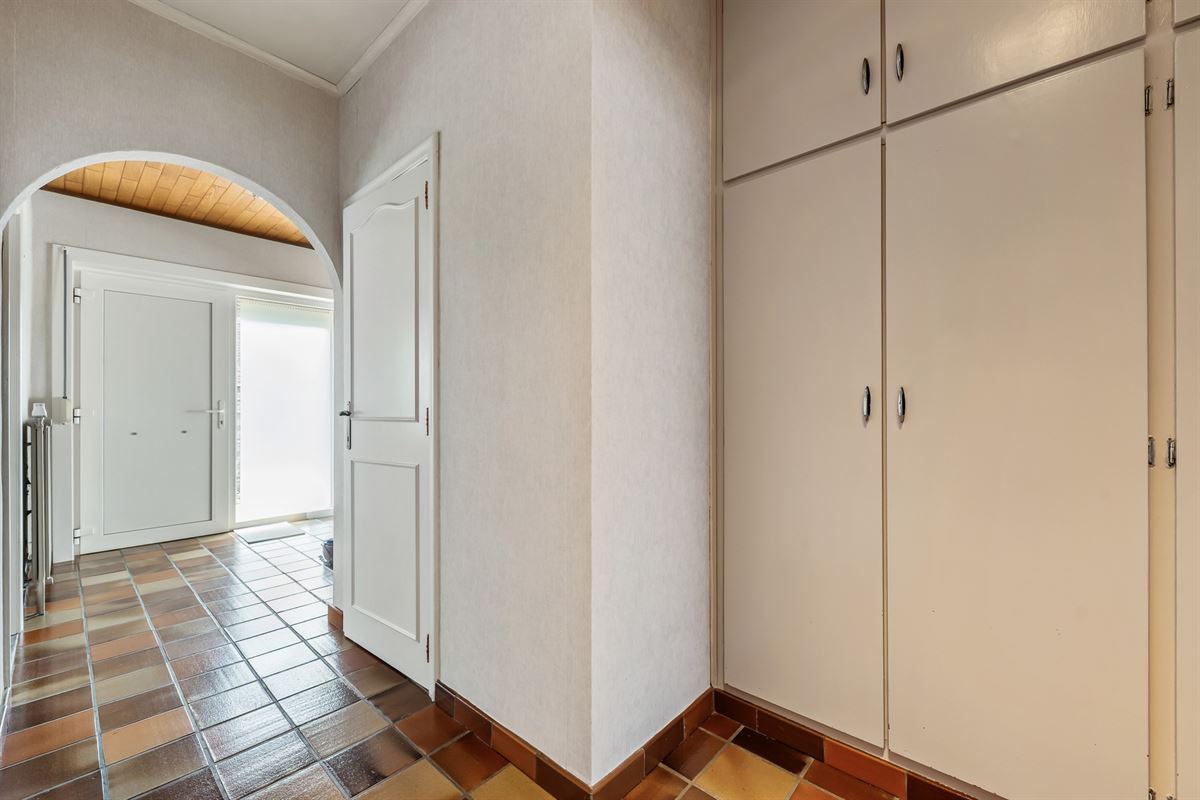 INSTAPKLARE GELIJKVLOERSE WONING OP RUSTIGE LIGGING