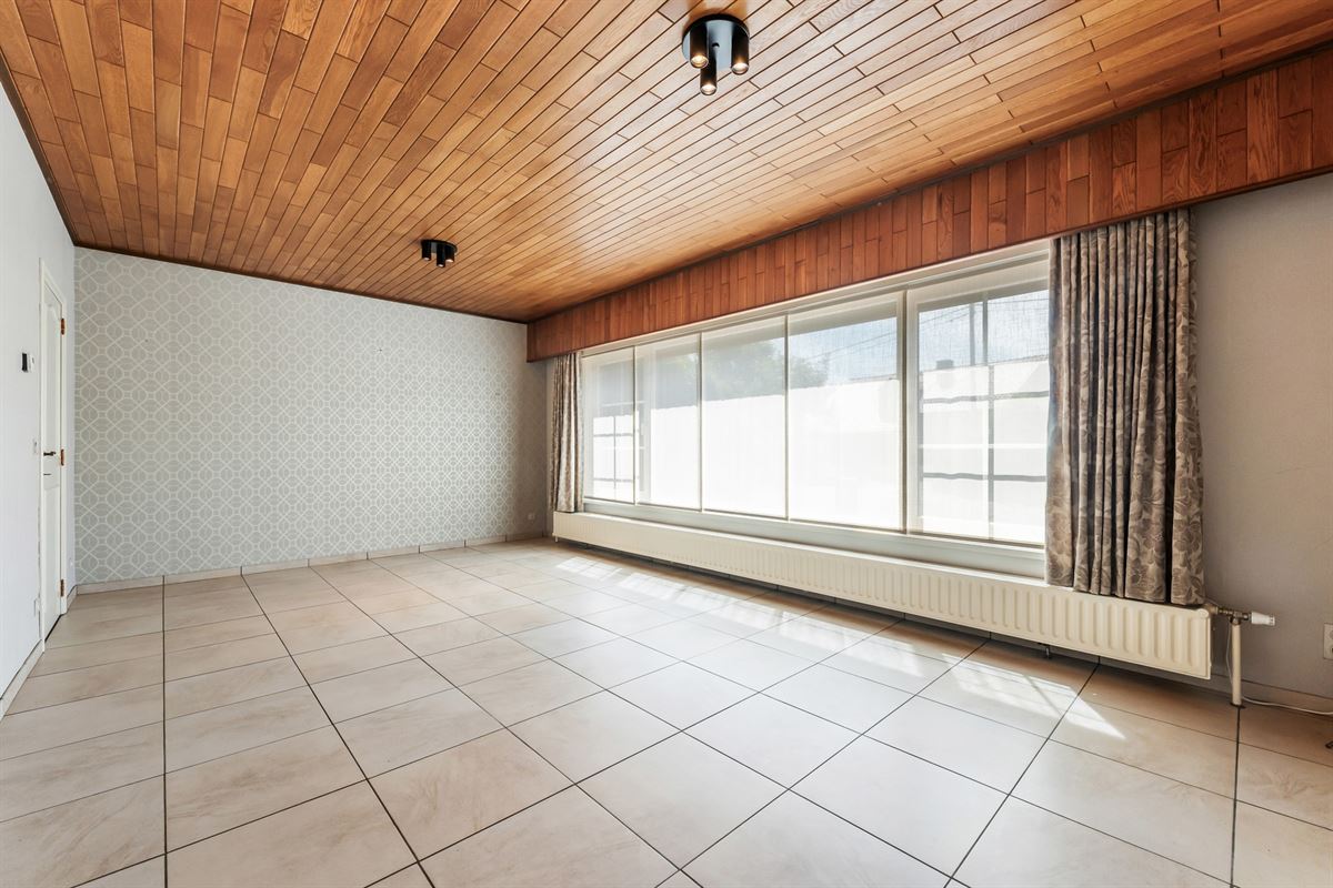 INSTAPKLARE GELIJKVLOERSE WONING OP RUSTIGE LIGGING