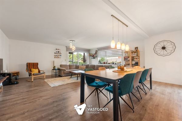 PERFECT ONDERHOUDEN EN ENERGIEZUINIG GELIJKVLOERS APPARTEMENT (165M²) EN TUIN TE BERINGEN