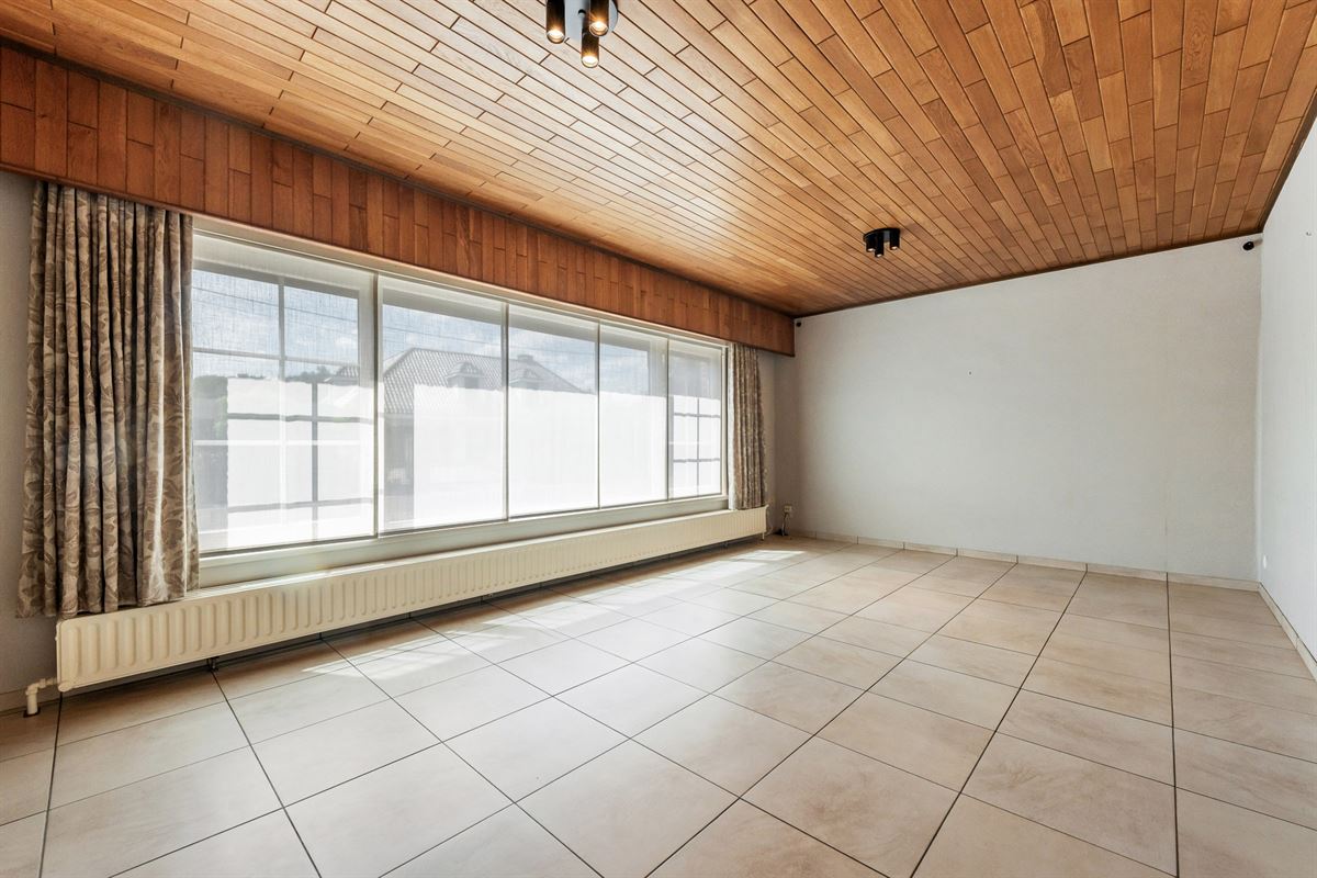 INSTAPKLARE GELIJKVLOERSE WONING OP RUSTIGE LIGGING