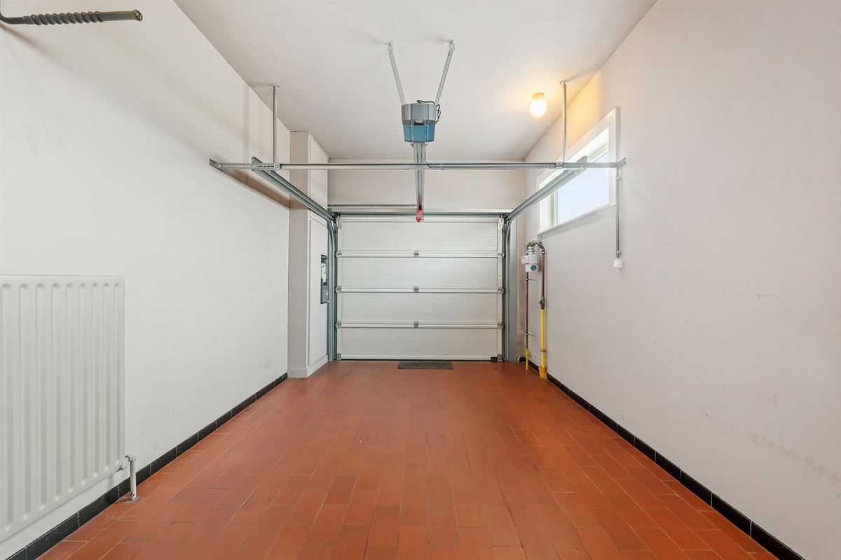 INSTAPKLARE GELIJKVLOERSE WONING OP RUSTIGE LIGGING