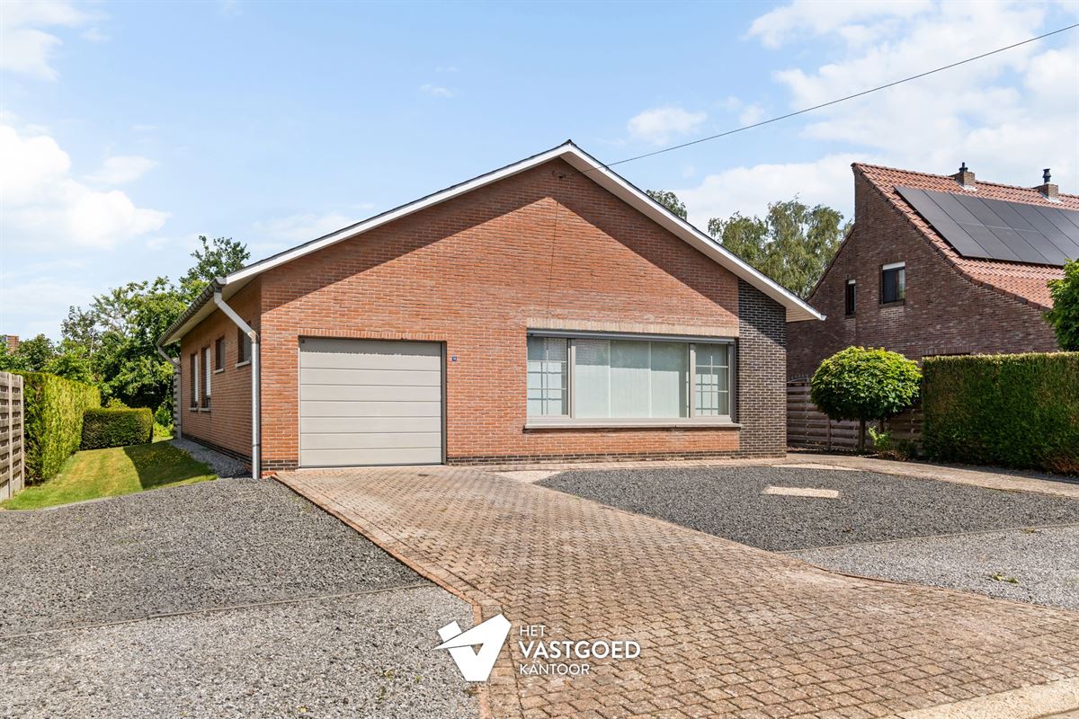 INSTAPKLARE GELIJKVLOERSE WONING OP RUSTIGE LIGGING