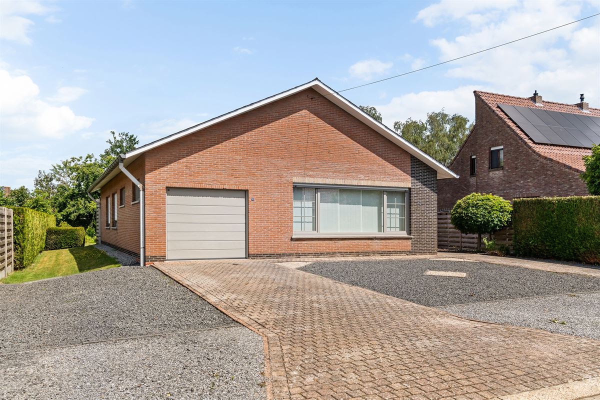 INSTAPKLARE GELIJKVLOERSE WONING OP RUSTIGE LIGGING