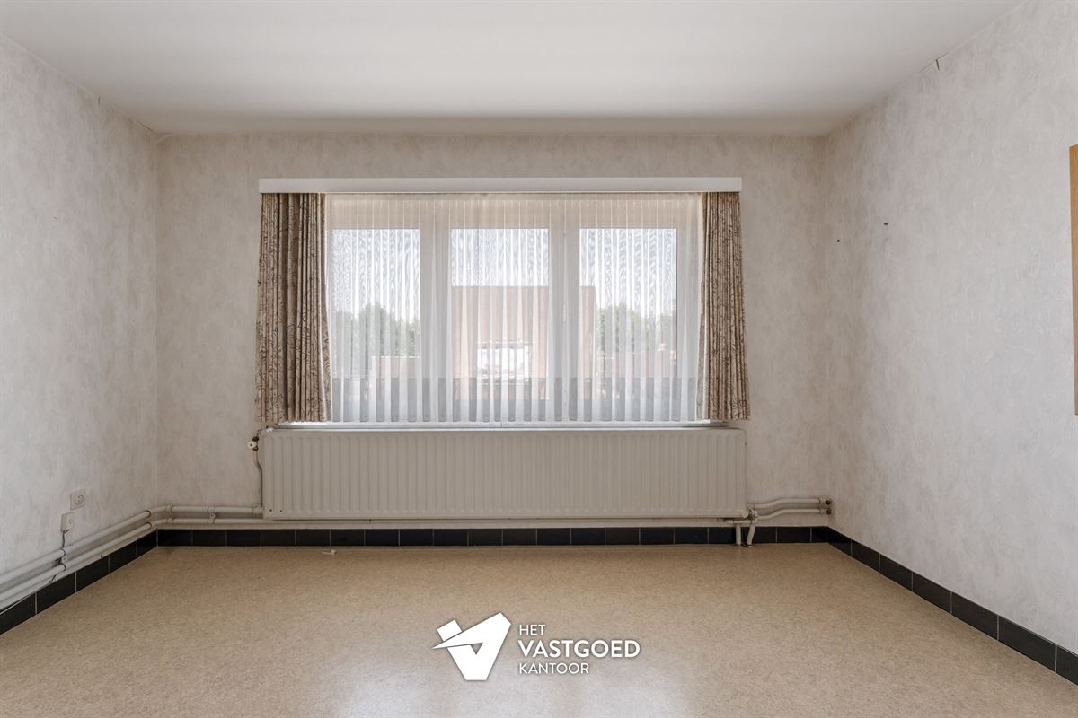 VERRASSEND RUIME OP TE FRISSEN WONING RUSTIG GELEGEN OP EEN PERCEEL VAN 5A32CA TE BEVERLO