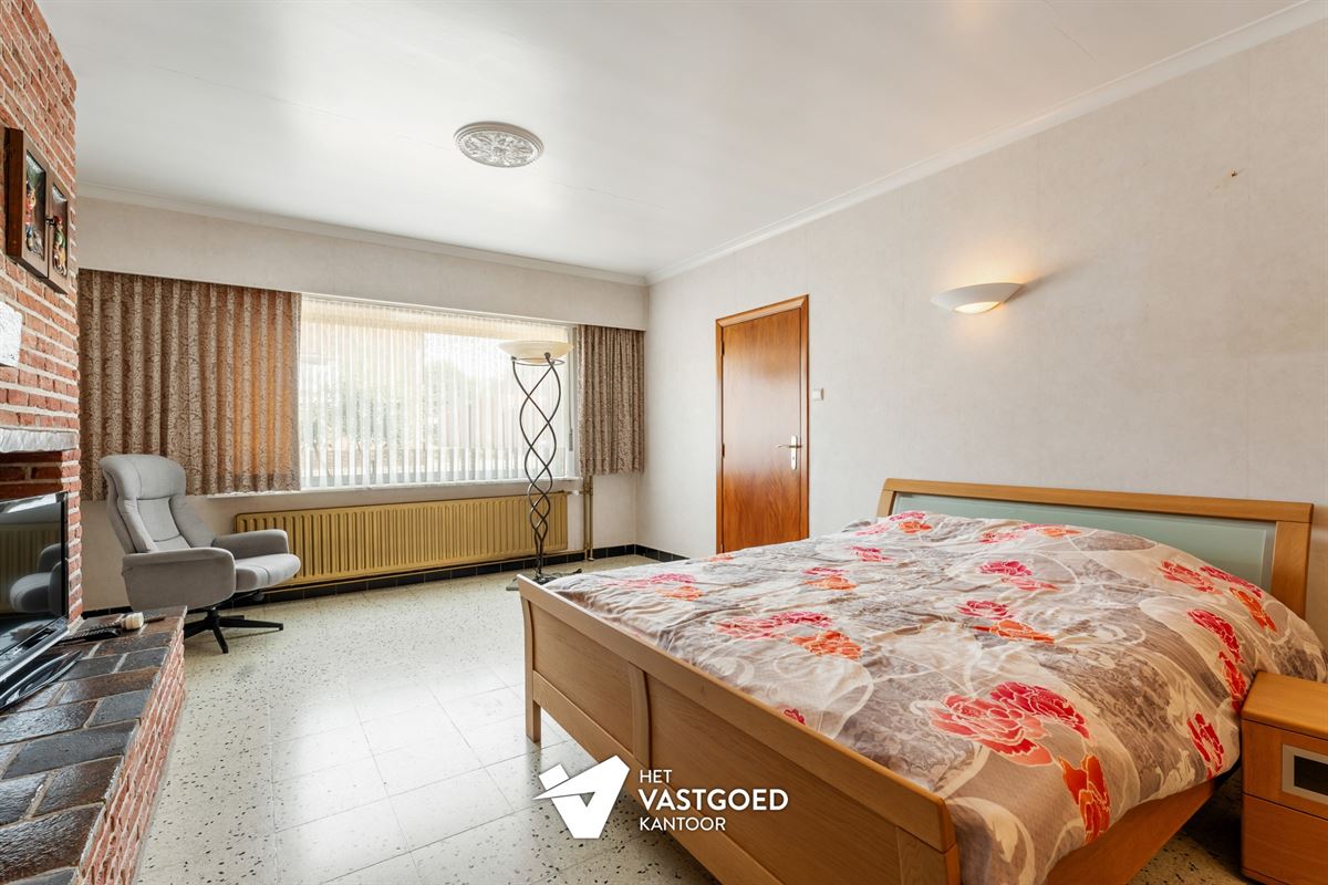 VERRASSEND RUIME OP TE FRISSEN WONING RUSTIG GELEGEN OP EEN PERCEEL VAN 5A32CA TE BEVERLO