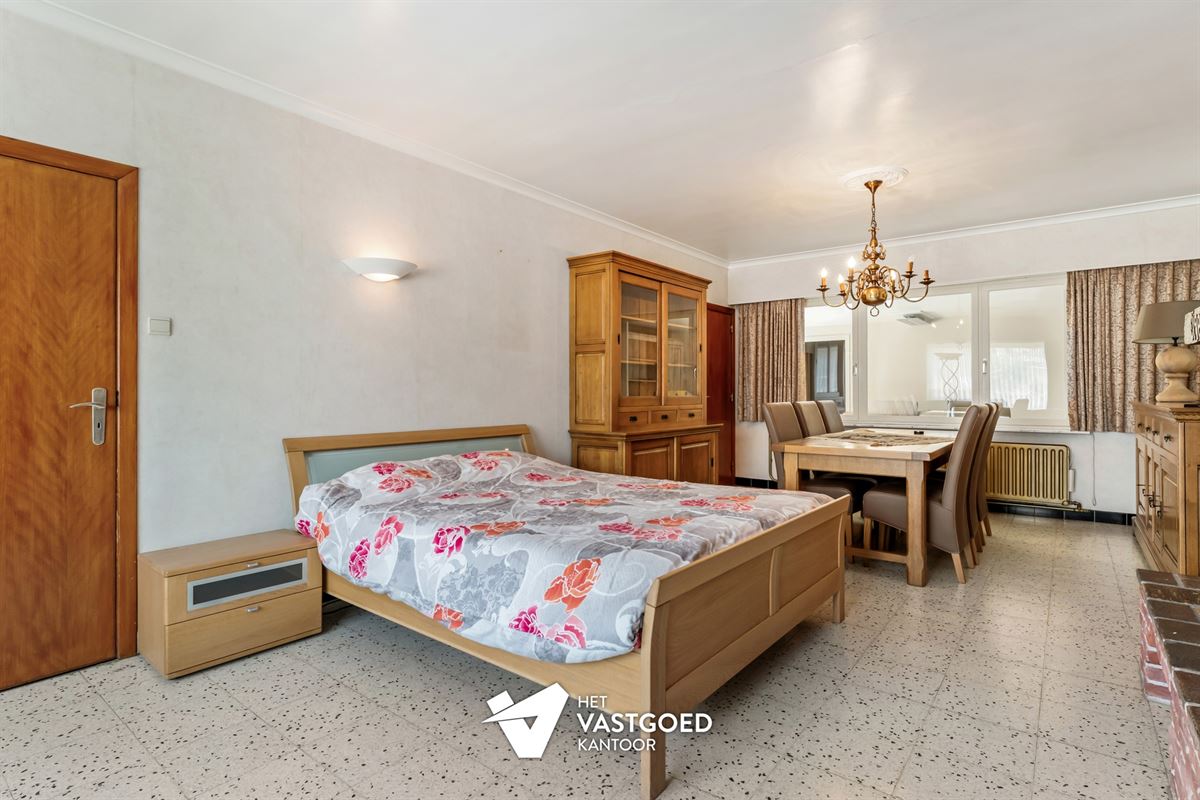 VERRASSEND RUIME OP TE FRISSEN WONING RUSTIG GELEGEN OP EEN PERCEEL VAN 5A32CA TE BEVERLO