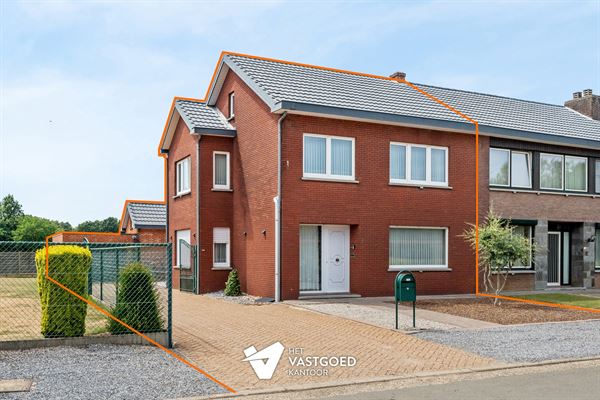 VERRASSEND RUIME OP TE FRISSEN WONING RUSTIG GELEGEN OP EEN PERCEEL VAN 5A32CA TE BEVERLO
