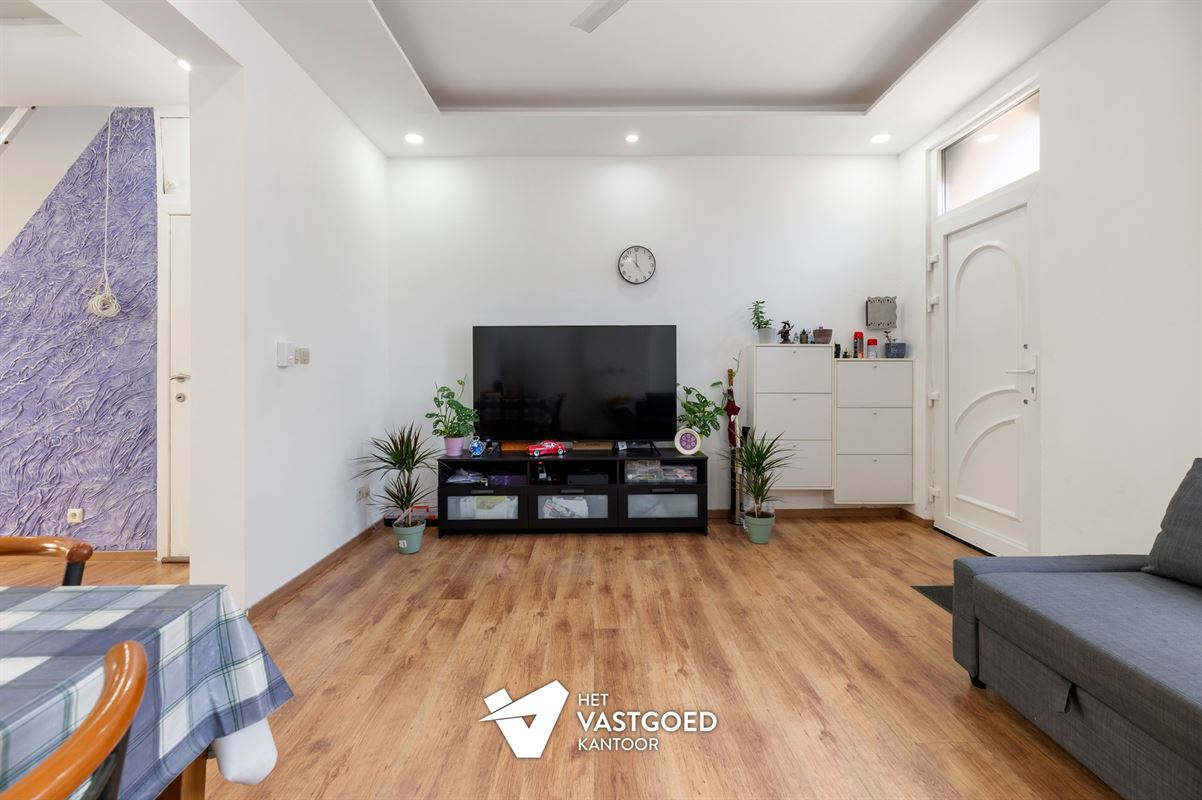 RECENT GERENOVEERDE WONING (172M²) MET 3 SLAAPKAMERS EN GEZELLIGE STADSTUIN TE MOLENSTEDE