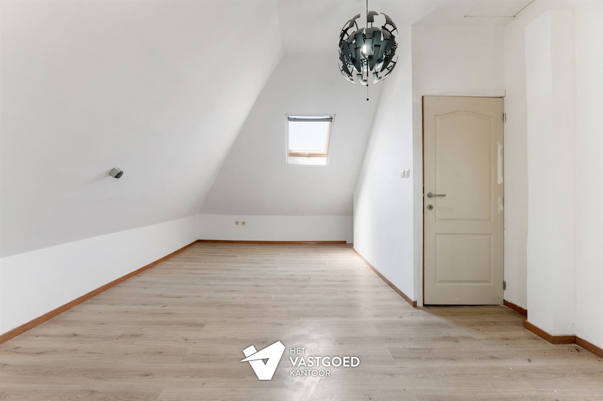 RECENT GERENOVEERDE WONING (172M²) MET 3 SLAAPKAMERS EN GEZELLIGE STADSTUIN TE MOLENSTEDE