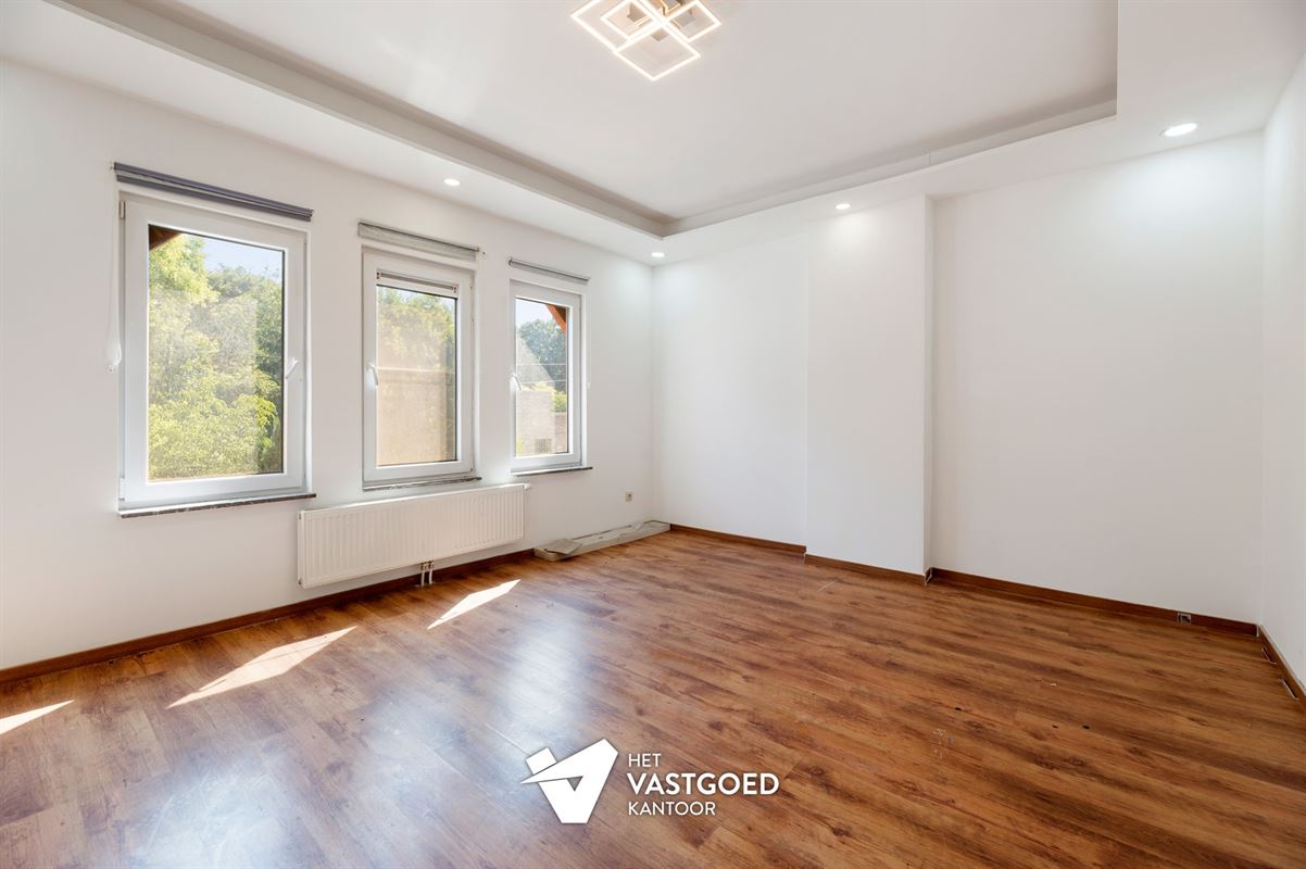 RECENT GERENOVEERDE WONING (172M²) MET 3 SLAAPKAMERS EN GEZELLIGE STADSTUIN TE MOLENSTEDE