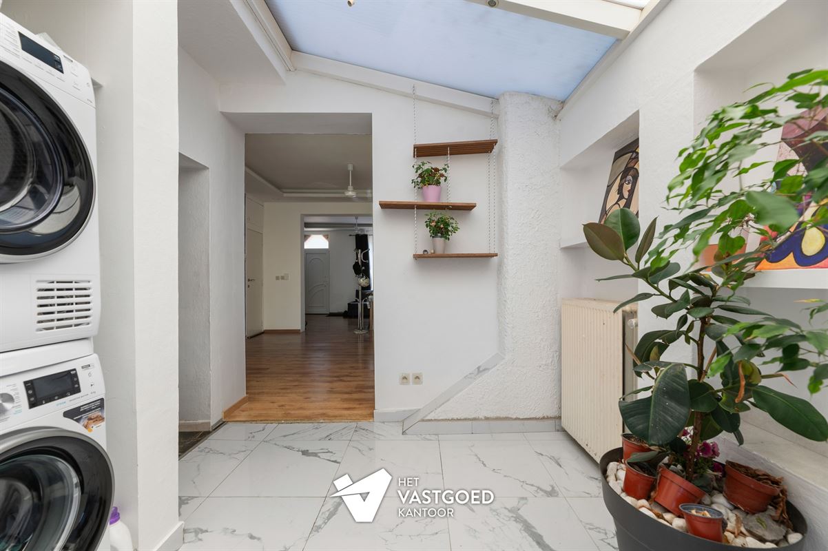 RECENT GERENOVEERDE WONING (172M²) MET 3 SLAAPKAMERS EN GEZELLIGE STADSTUIN TE MOLENSTEDE
