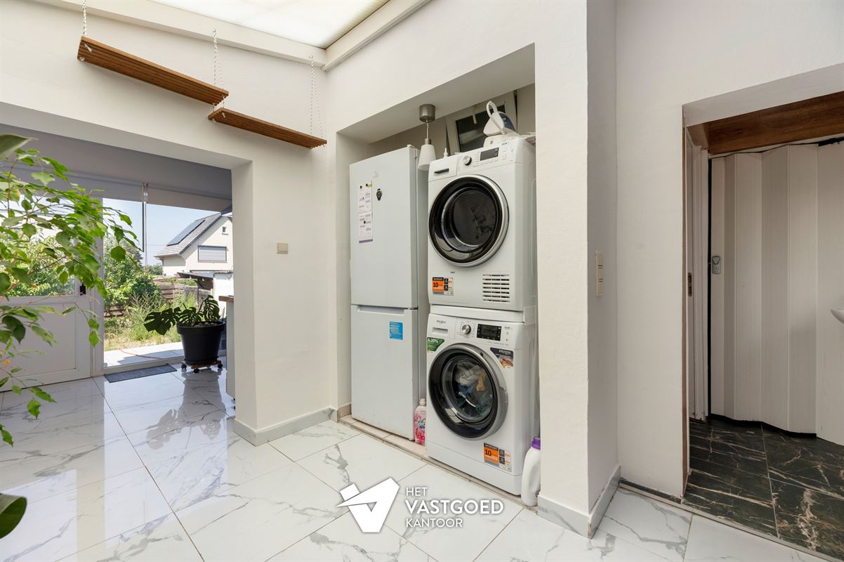 RECENT GERENOVEERDE WONING (172M²) MET 3 SLAAPKAMERS EN GEZELLIGE STADSTUIN TE MOLENSTEDE