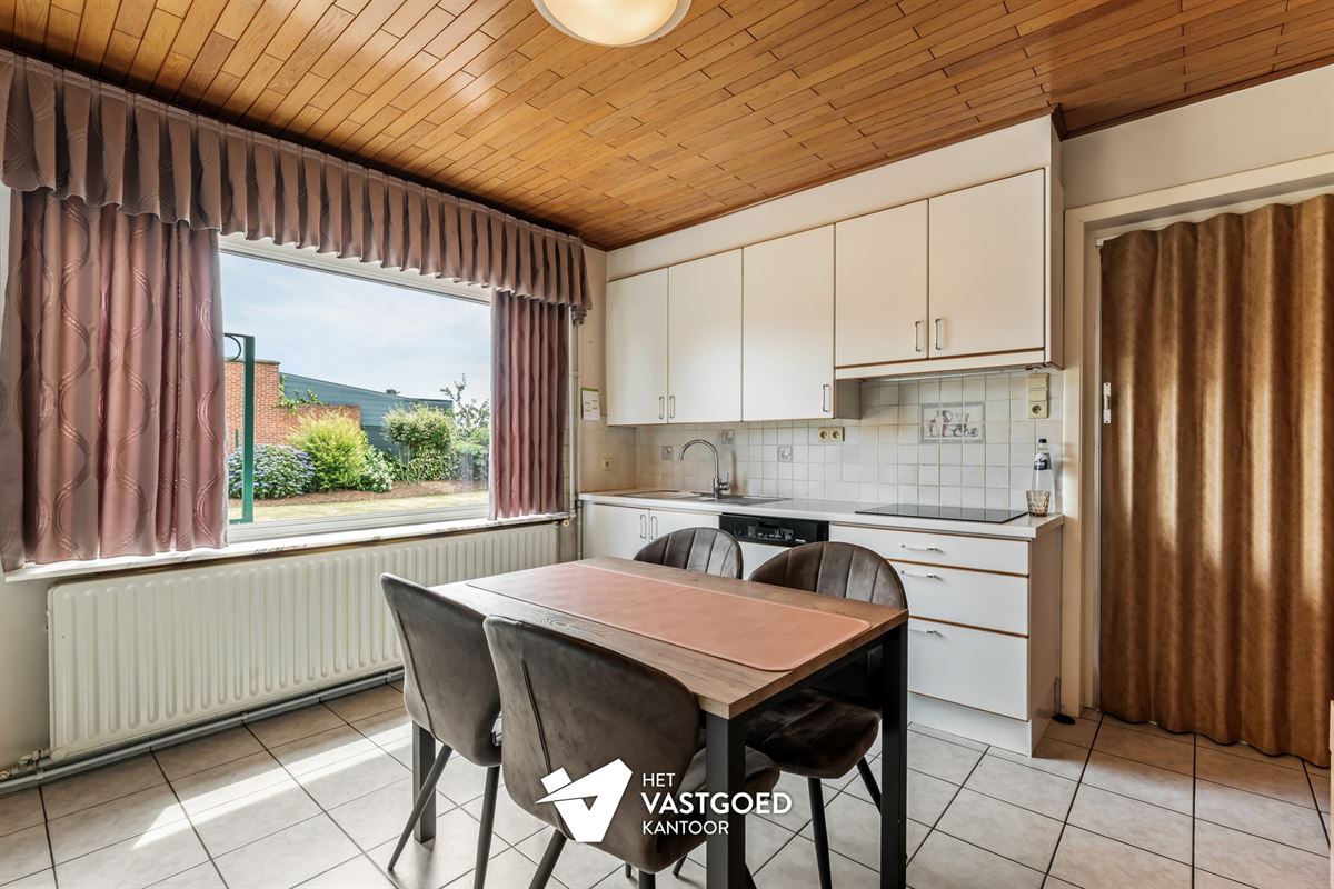 VERRASSEND RUIME OP TE FRISSEN WONING RUSTIG GELEGEN OP EEN PERCEEL VAN 5A32CA TE BEVERLO