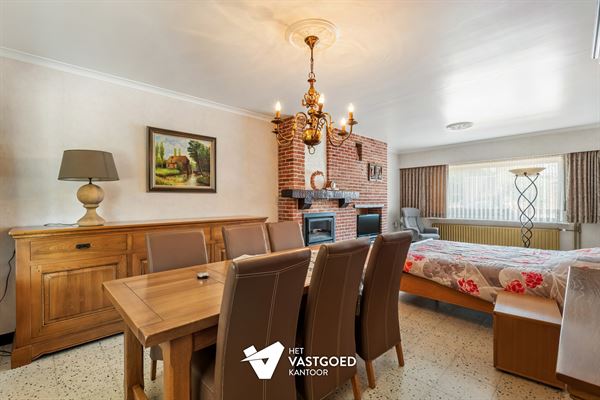 VERRASSEND RUIME OP TE FRISSEN WONING RUSTIG GELEGEN OP EEN PERCEEL VAN 5A32CA TE BEVERLO