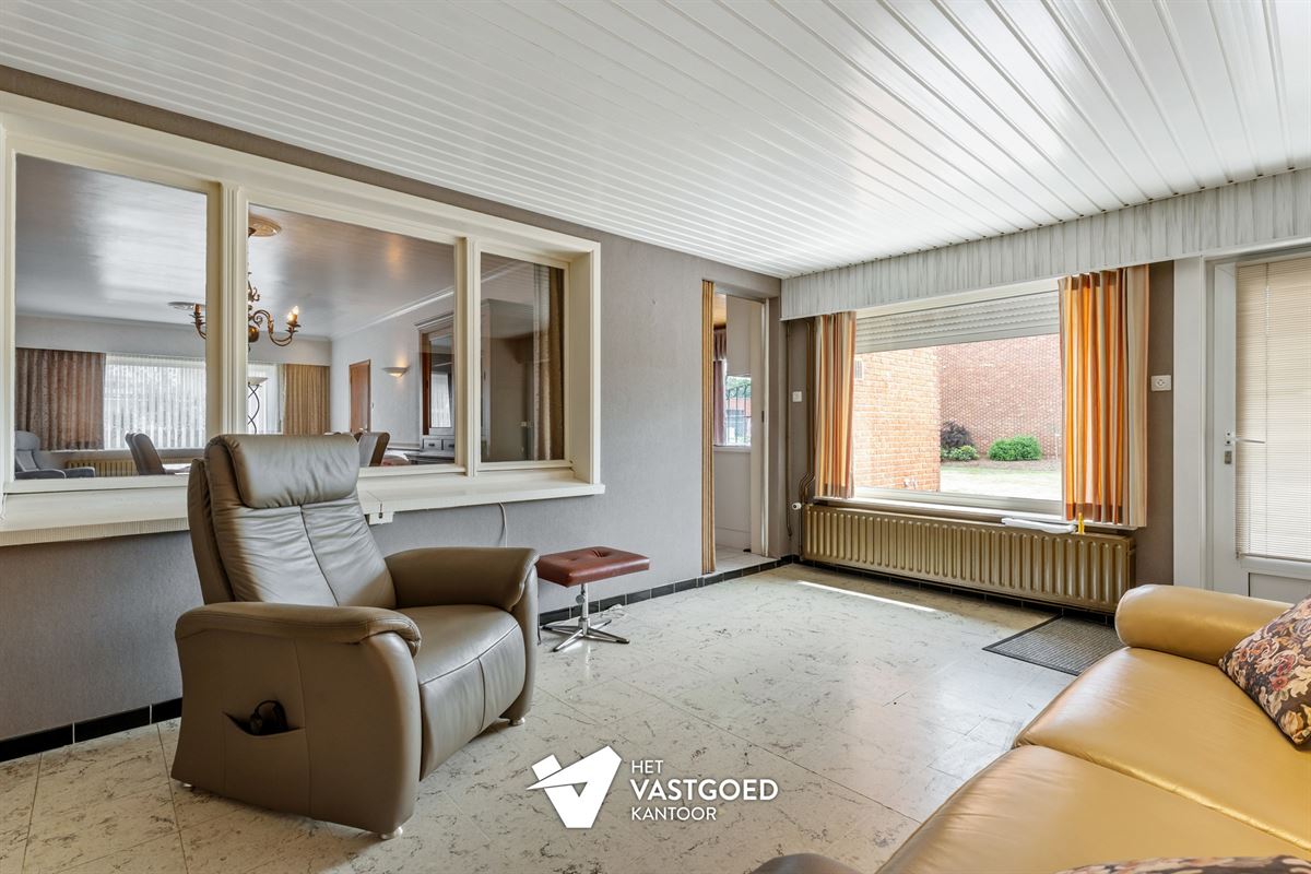 VERRASSEND RUIME OP TE FRISSEN WONING RUSTIG GELEGEN OP EEN PERCEEL VAN 5A32CA TE BEVERLO