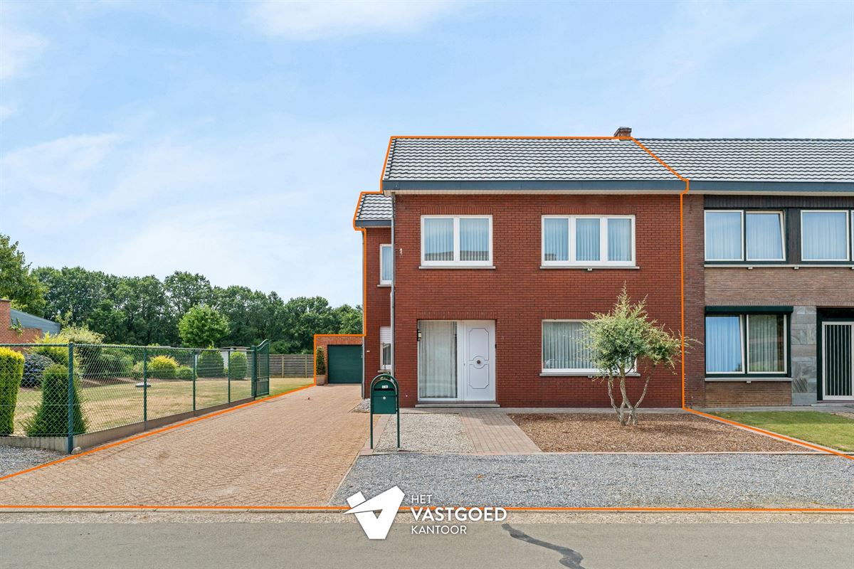 VERRASSEND RUIME OP TE FRISSEN WONING RUSTIG GELEGEN OP EEN PERCEEL VAN 5A32CA TE BEVERLO