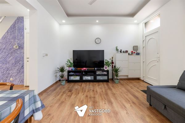 RECENT GERENOVEERDE WONING (172M²) MET 3 SLAAPKAMERS EN GEZELLIGE STADSTUIN TE MOLENSTEDE
