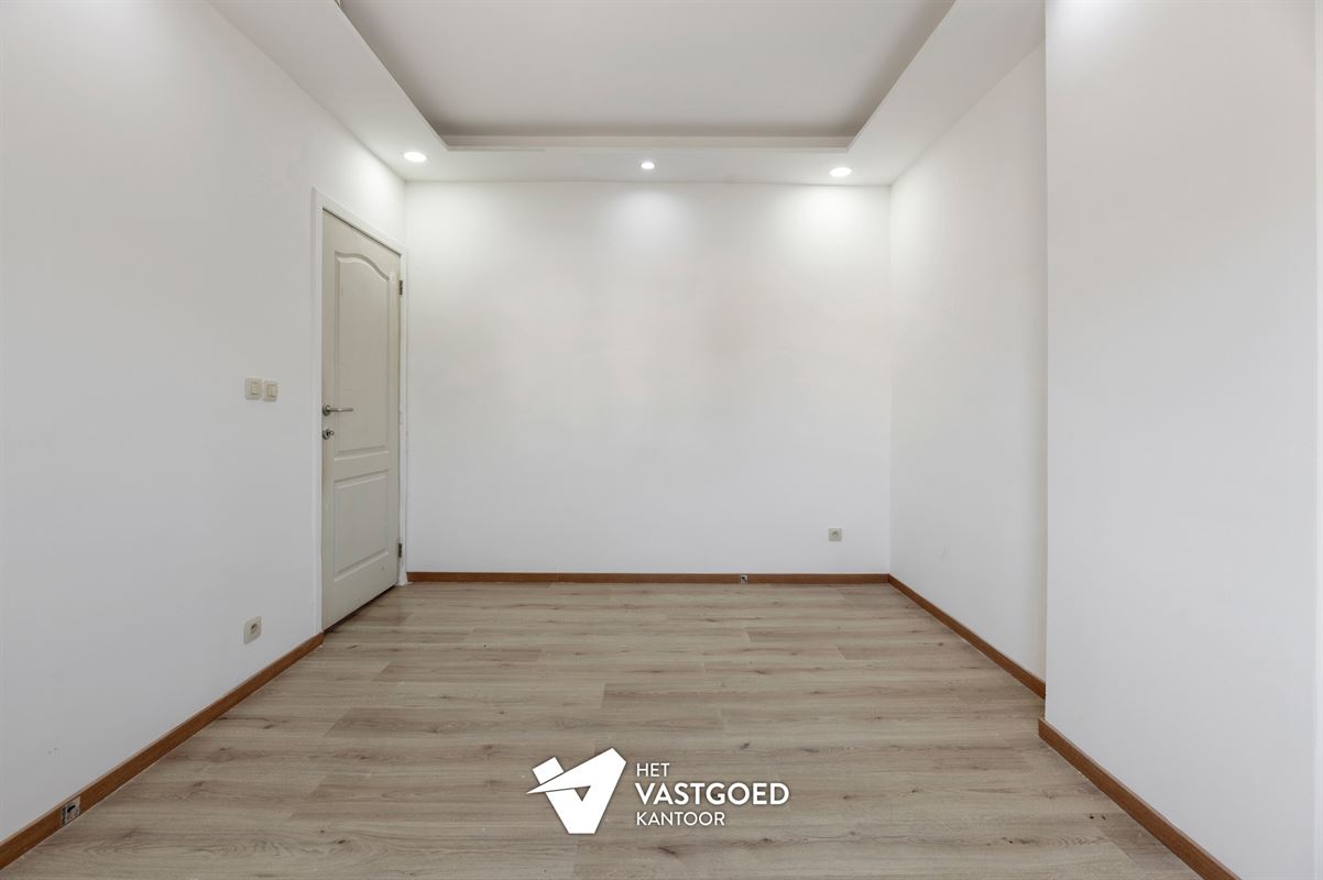 RECENT GERENOVEERDE WONING (172M²) MET 3 SLAAPKAMERS EN GEZELLIGE STADSTUIN TE MOLENSTEDE