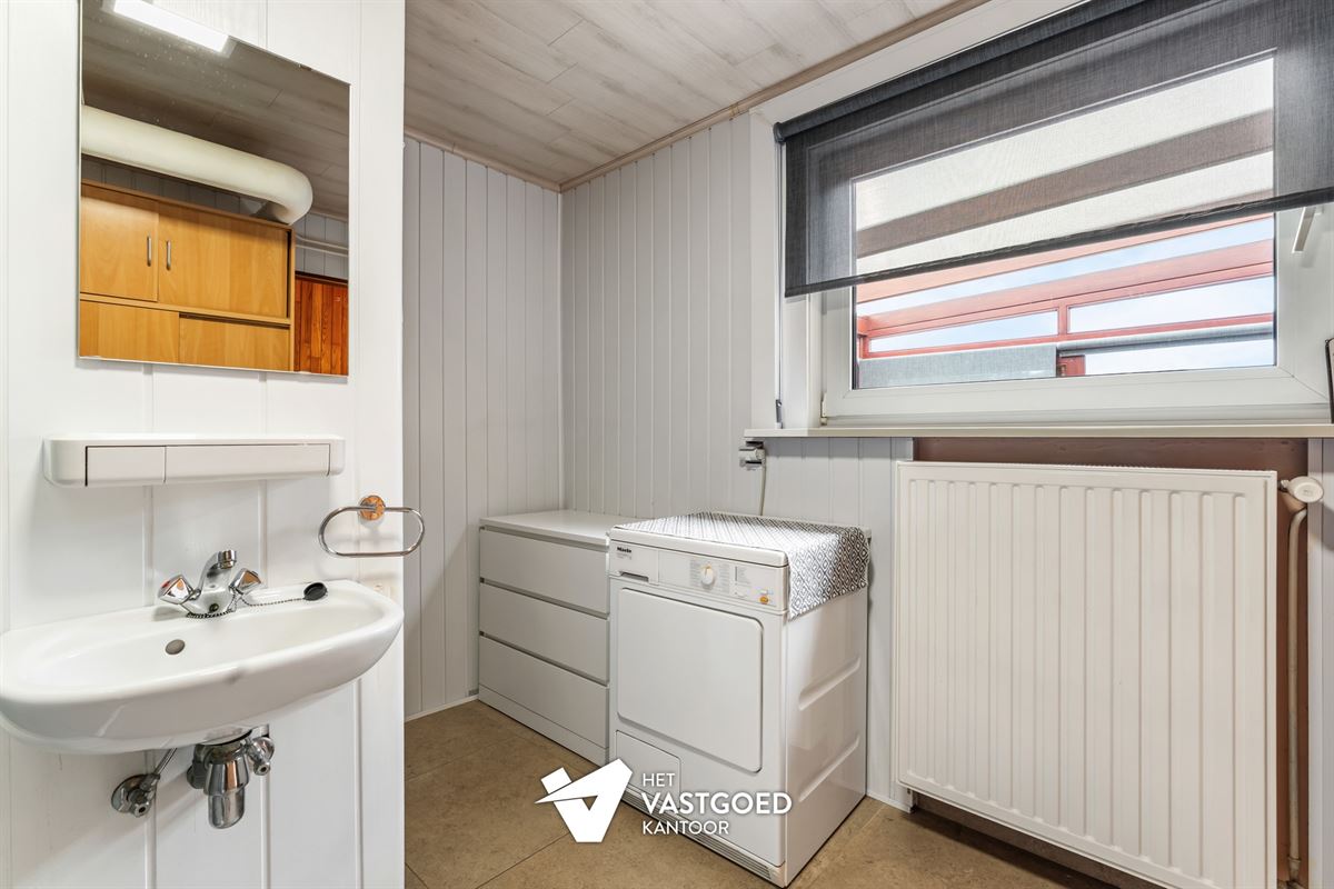 VERRASSEND RUIME OP TE FRISSEN WONING RUSTIG GELEGEN OP EEN PERCEEL VAN 5A32CA TE BEVERLO