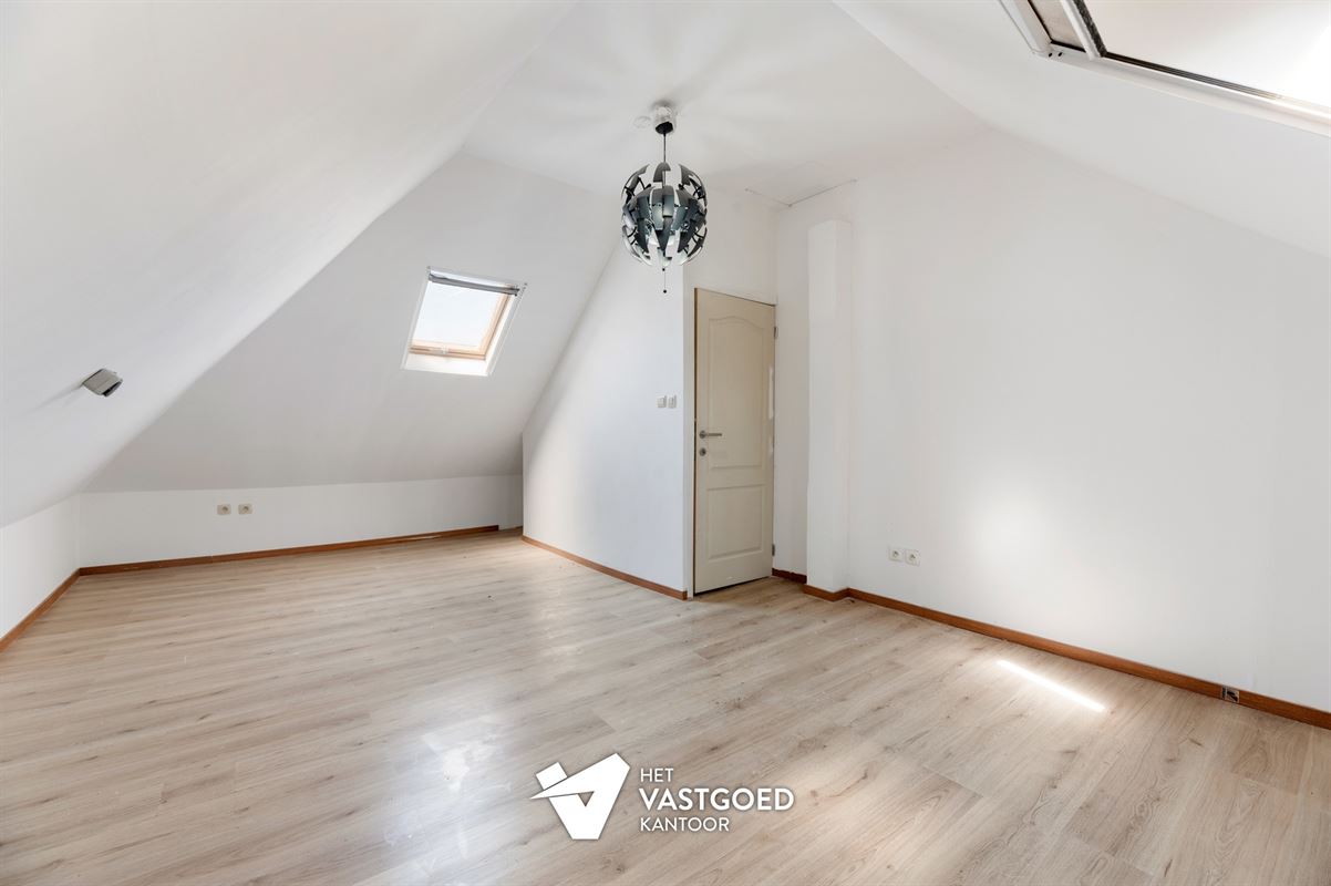 RECENT GERENOVEERDE WONING (172M²) MET 3 SLAAPKAMERS EN GEZELLIGE STADSTUIN TE MOLENSTEDE