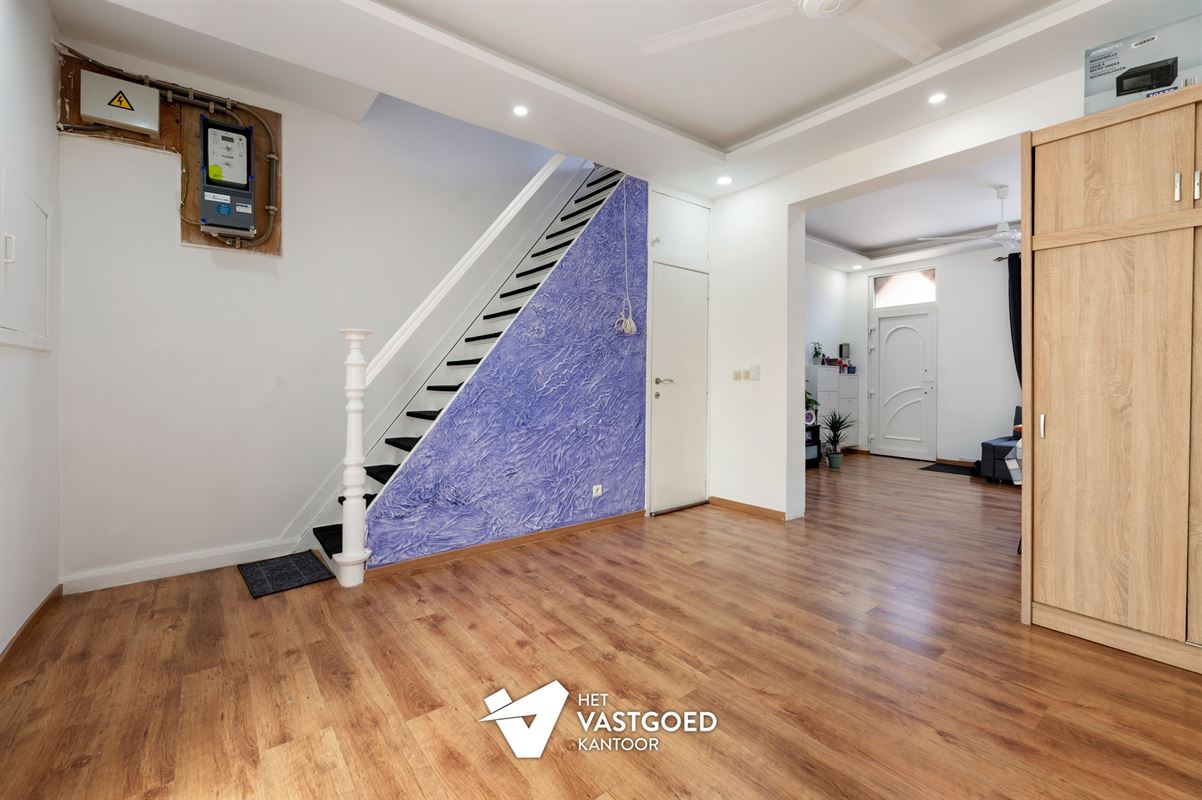 RECENT GERENOVEERDE WONING (172M²) MET 3 SLAAPKAMERS EN GEZELLIGE STADSTUIN TE MOLENSTEDE