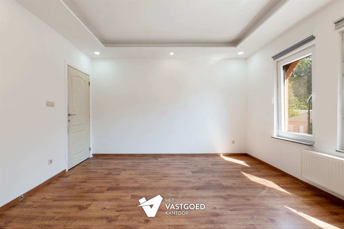 RECENT GERENOVEERDE WONING (172M²) MET 3 SLAAPKAMERS EN GEZELLIGE STADSTUIN TE MOLENSTEDE