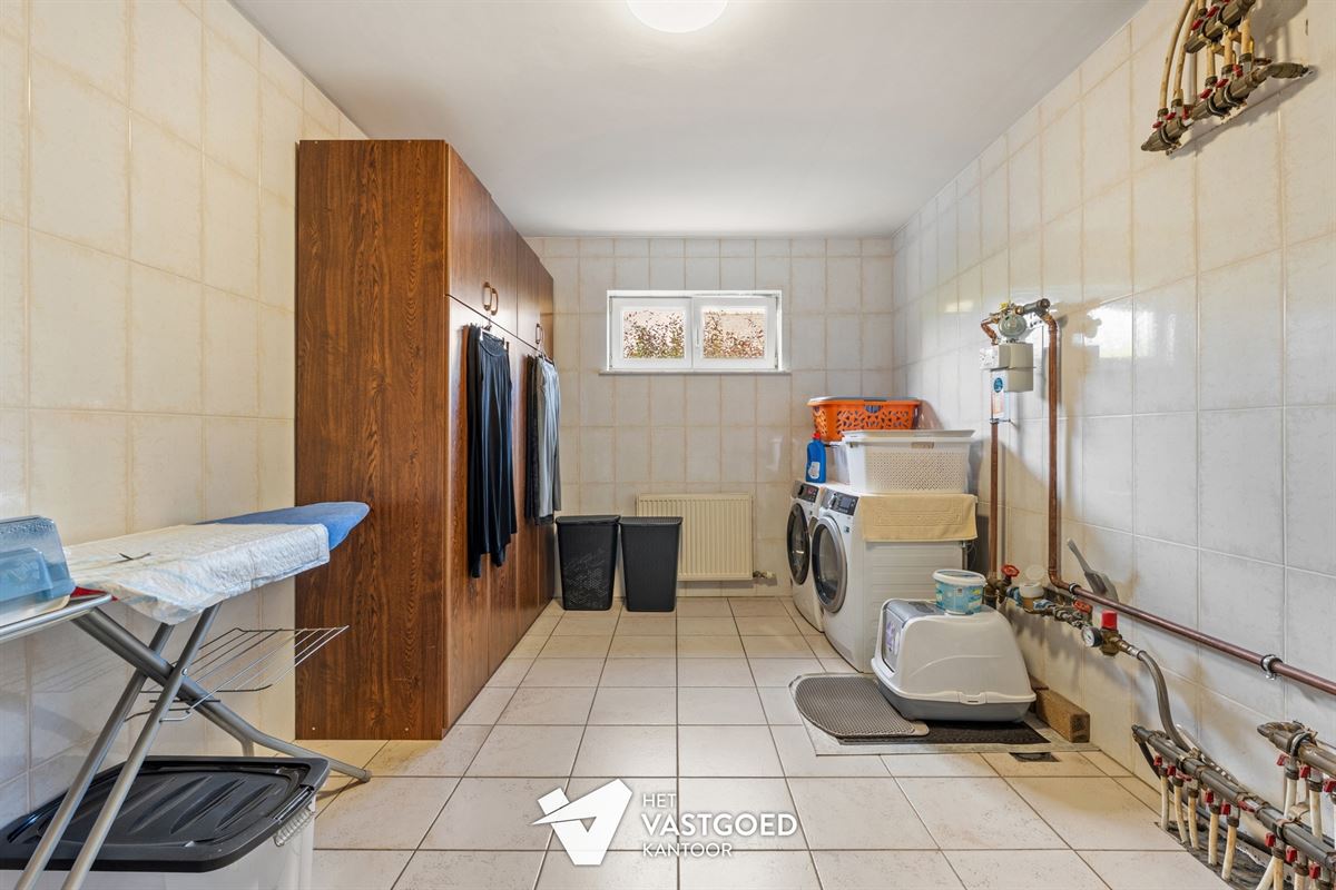 ZEER RUIME WONING MET 5 SLAAPKAMERS UITERST RUSTIG GELEGEN OP EEN PERCEEL VAN 1415 M² TE BERINGEN