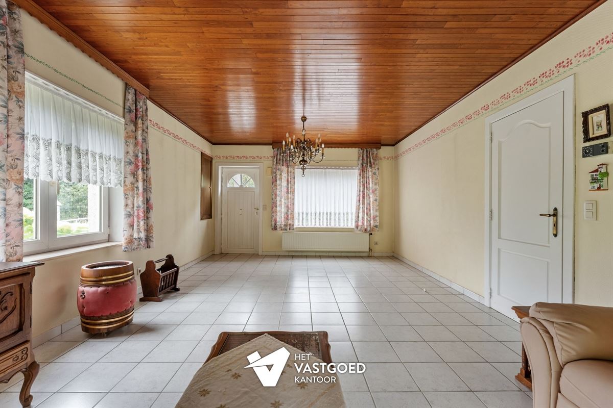 TE RENOVEREN KNUSSE WONING MET TUIN VAN 48A90CA EN LOODS EN GARAGE TE KAGGEVINNE