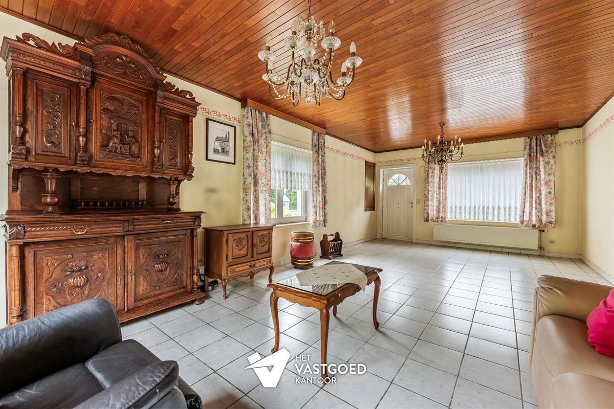 TE RENOVEREN KNUSSE WONING MET TUIN VAN 48A90CA EN LOODS EN GARAGE TE KAGGEVINNE