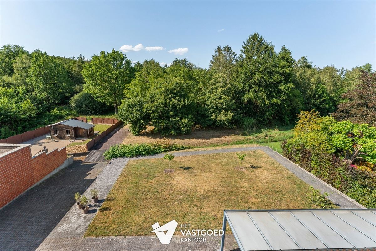ZEER RUIME WONING MET 5 SLAAPKAMERS UITERST RUSTIG GELEGEN OP EEN PERCEEL VAN 1415 M² TE BERINGEN